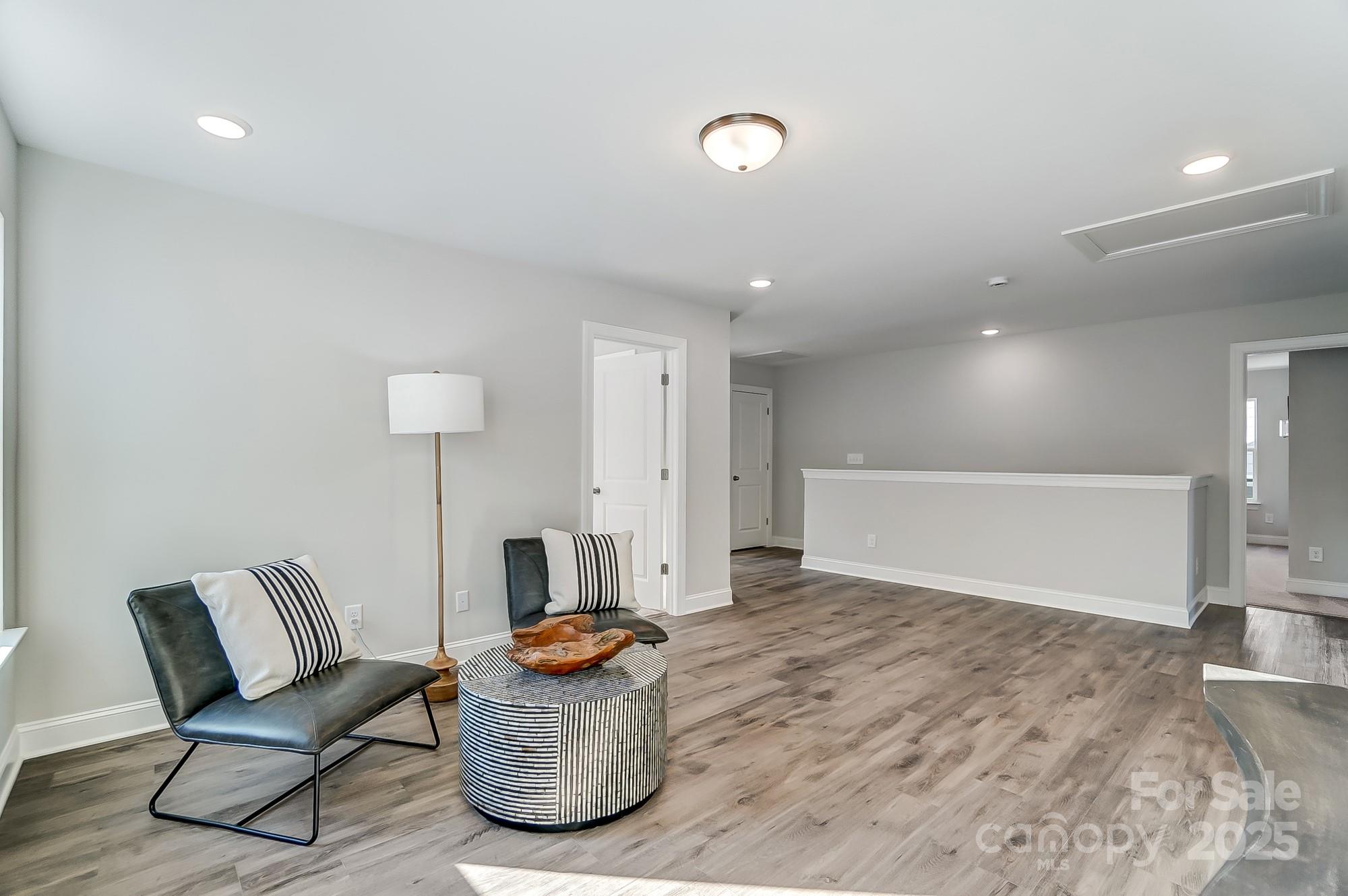 130 Summerhill Drive Unit: 16