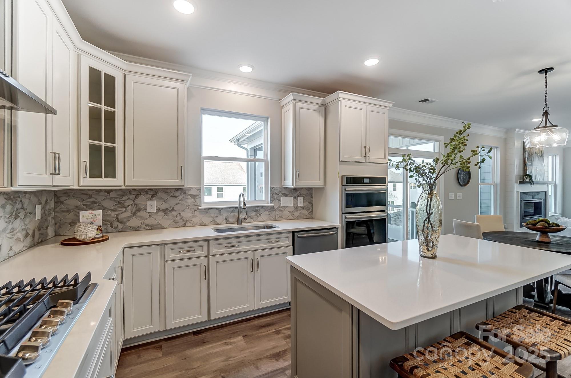130 Summerhill Drive Unit: 16