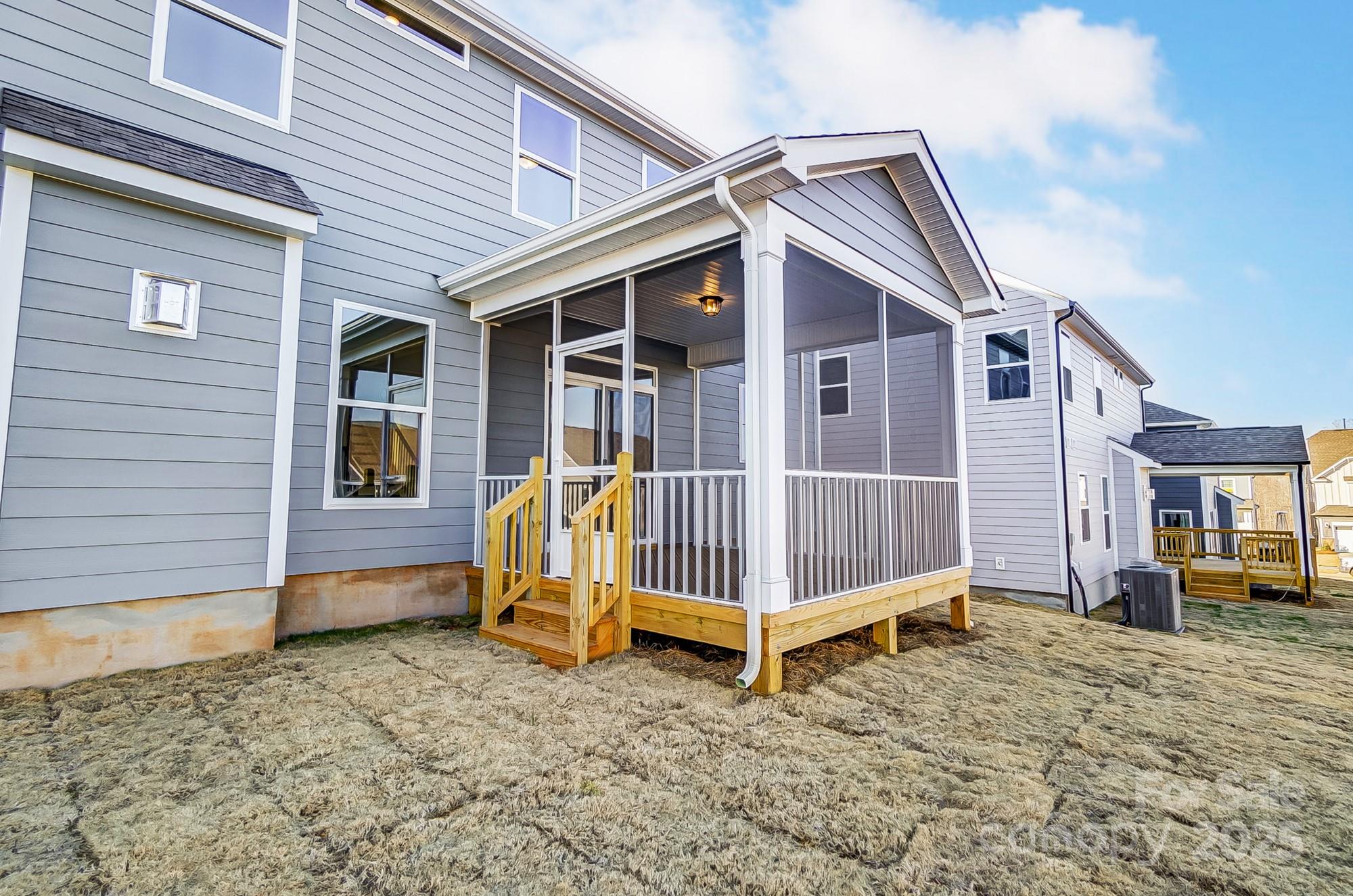 130 Summerhill Drive Unit: 16