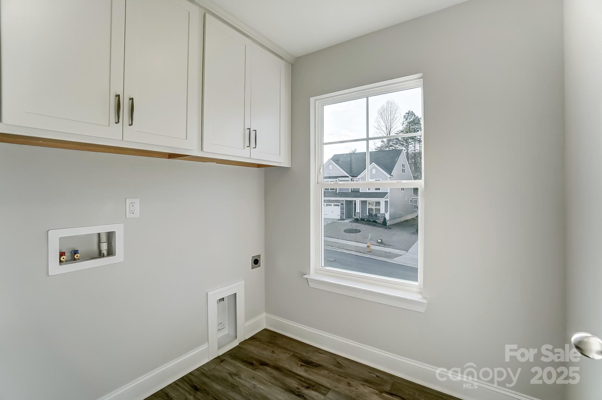 130 Summerhill Drive Unit: 16