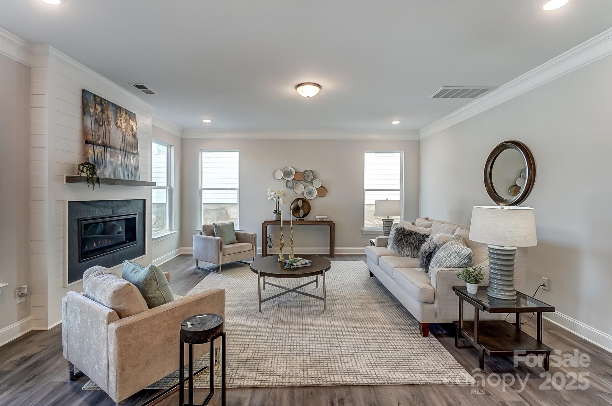 130 Summerhill Drive Unit: 16