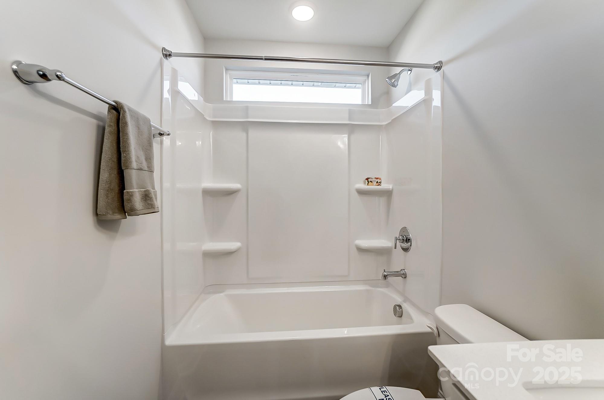 130 Summerhill Drive Unit: 16