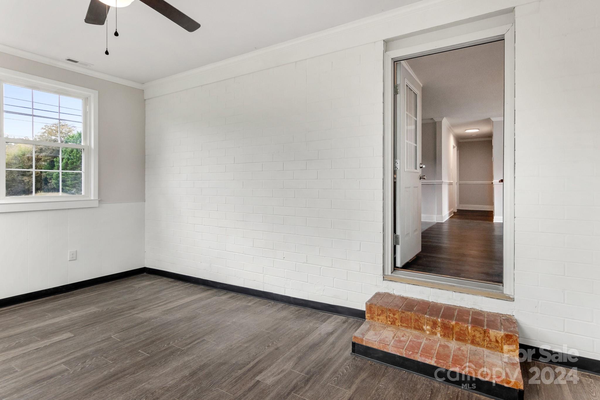 928 3rd Street