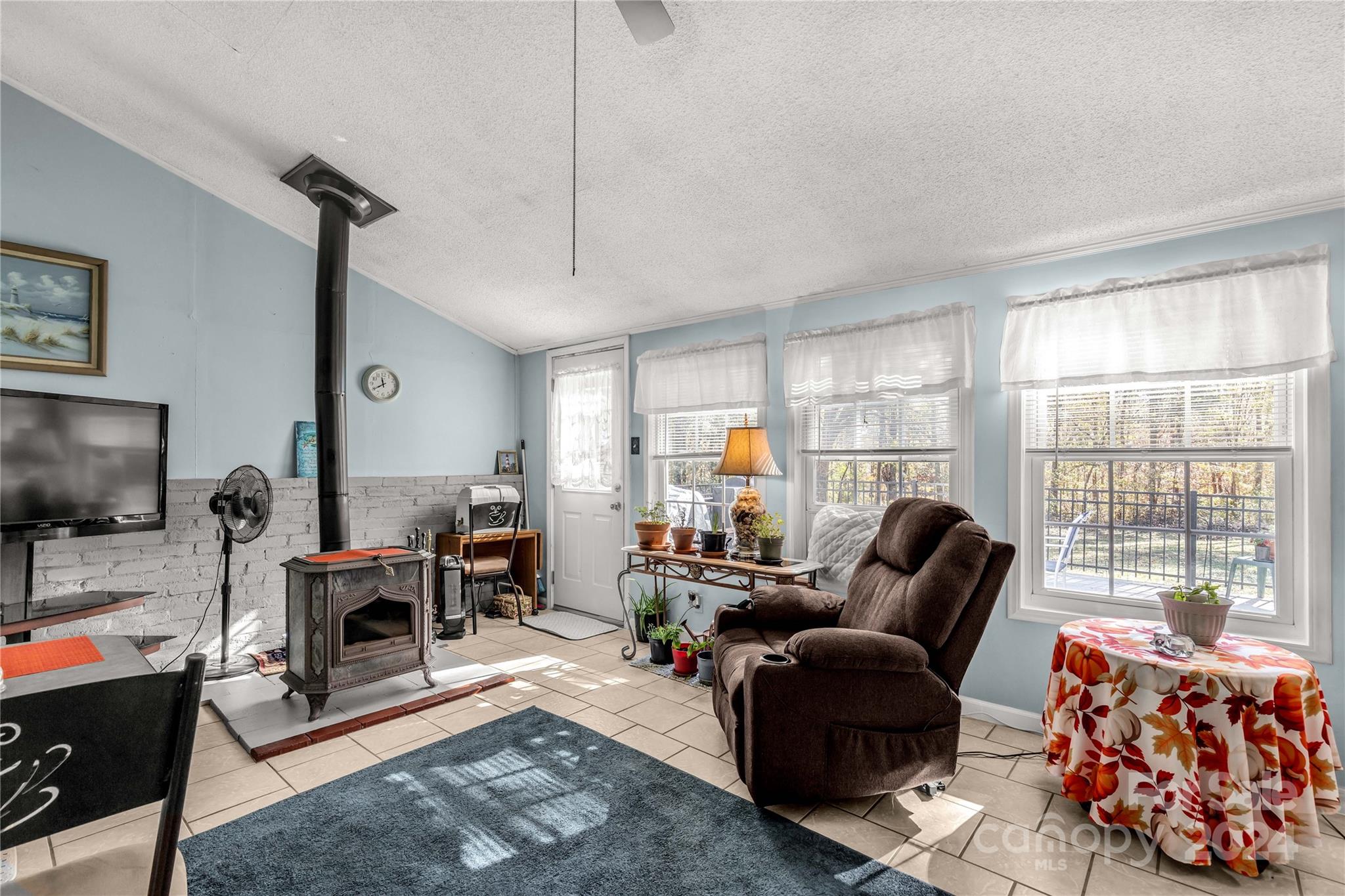 137 Twisted Oak Lane