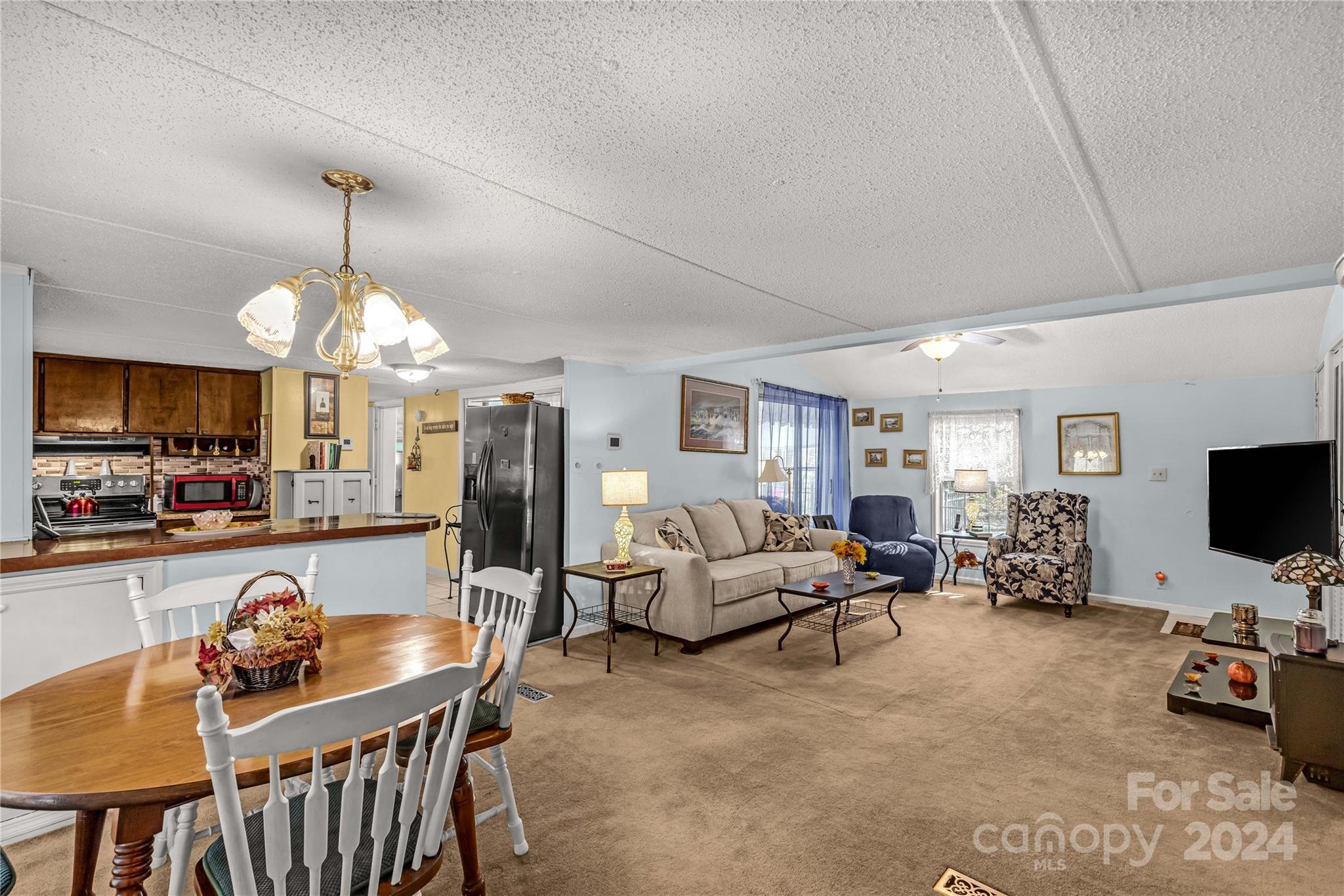 137 Twisted Oak Lane
