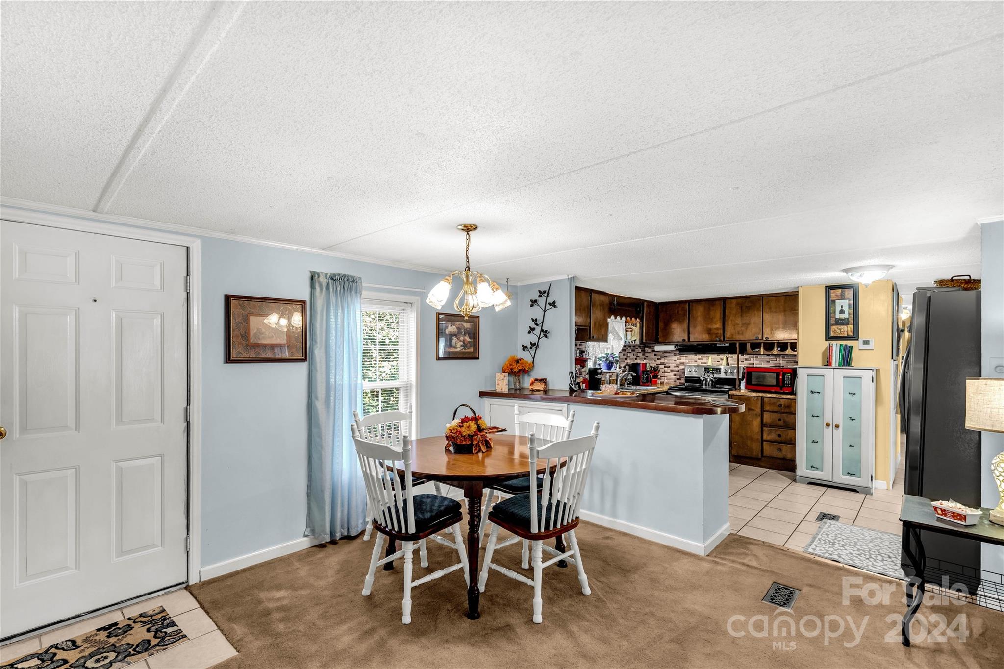 137 Twisted Oak Lane