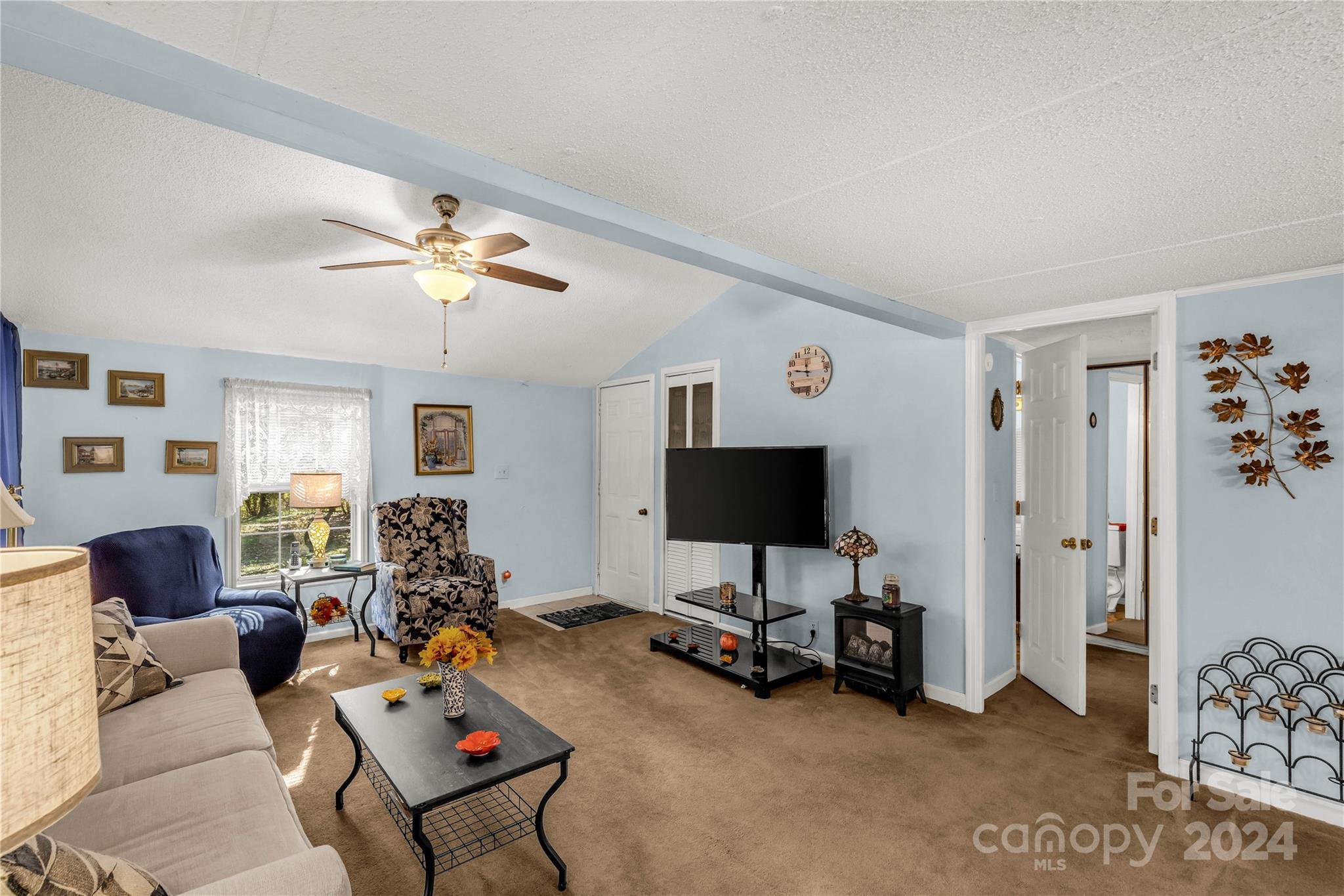 137 Twisted Oak Lane