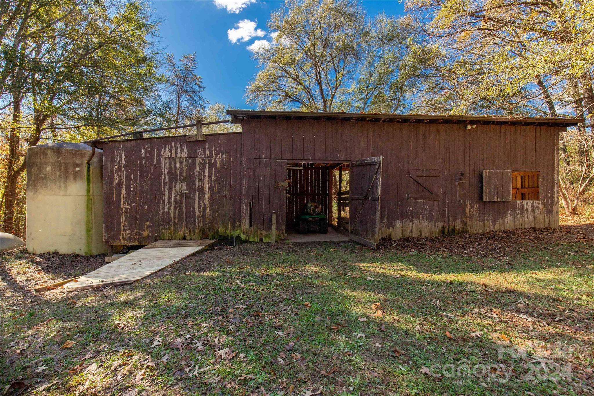 137 Twisted Oak Lane