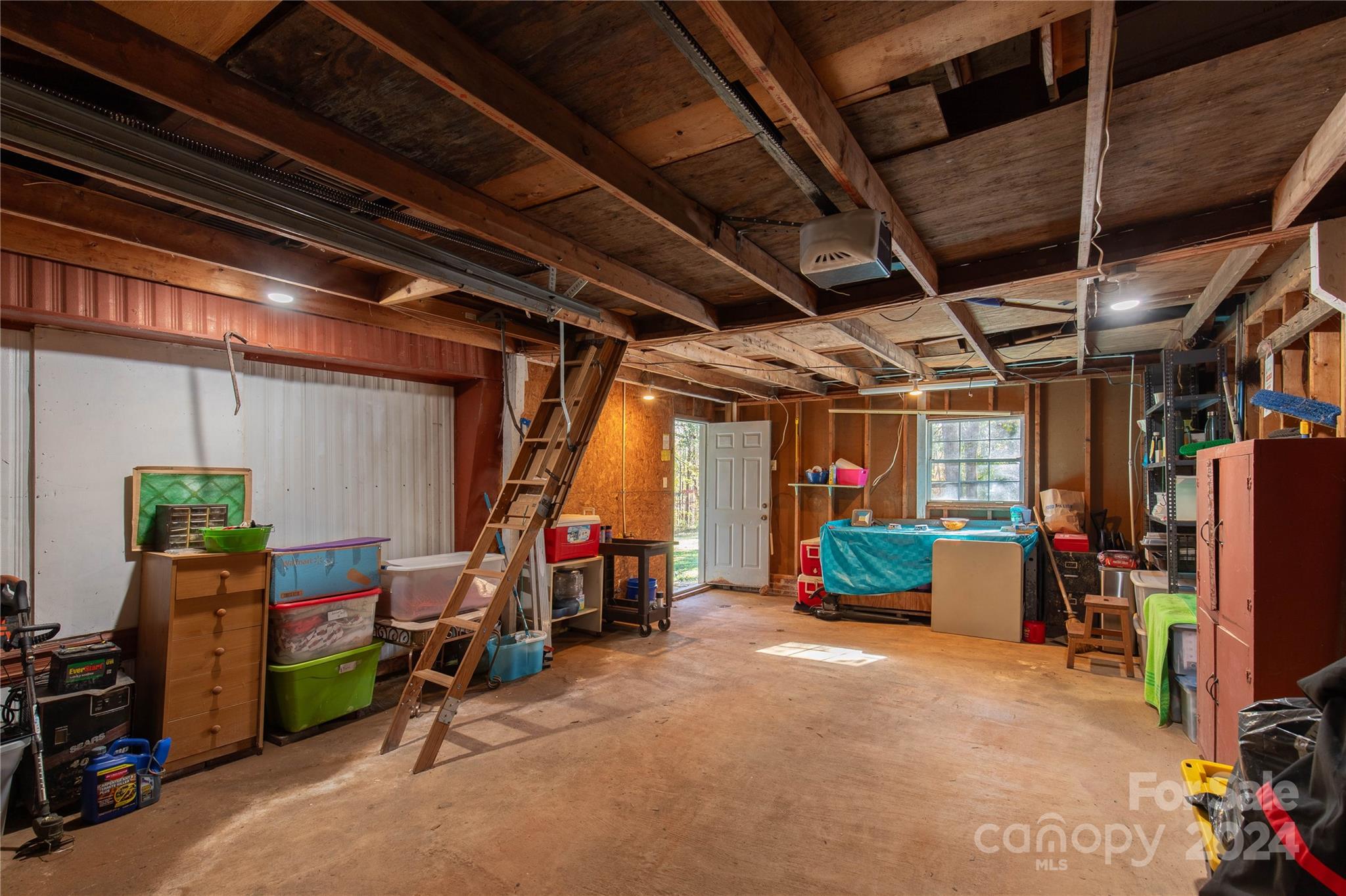 137 Twisted Oak Lane