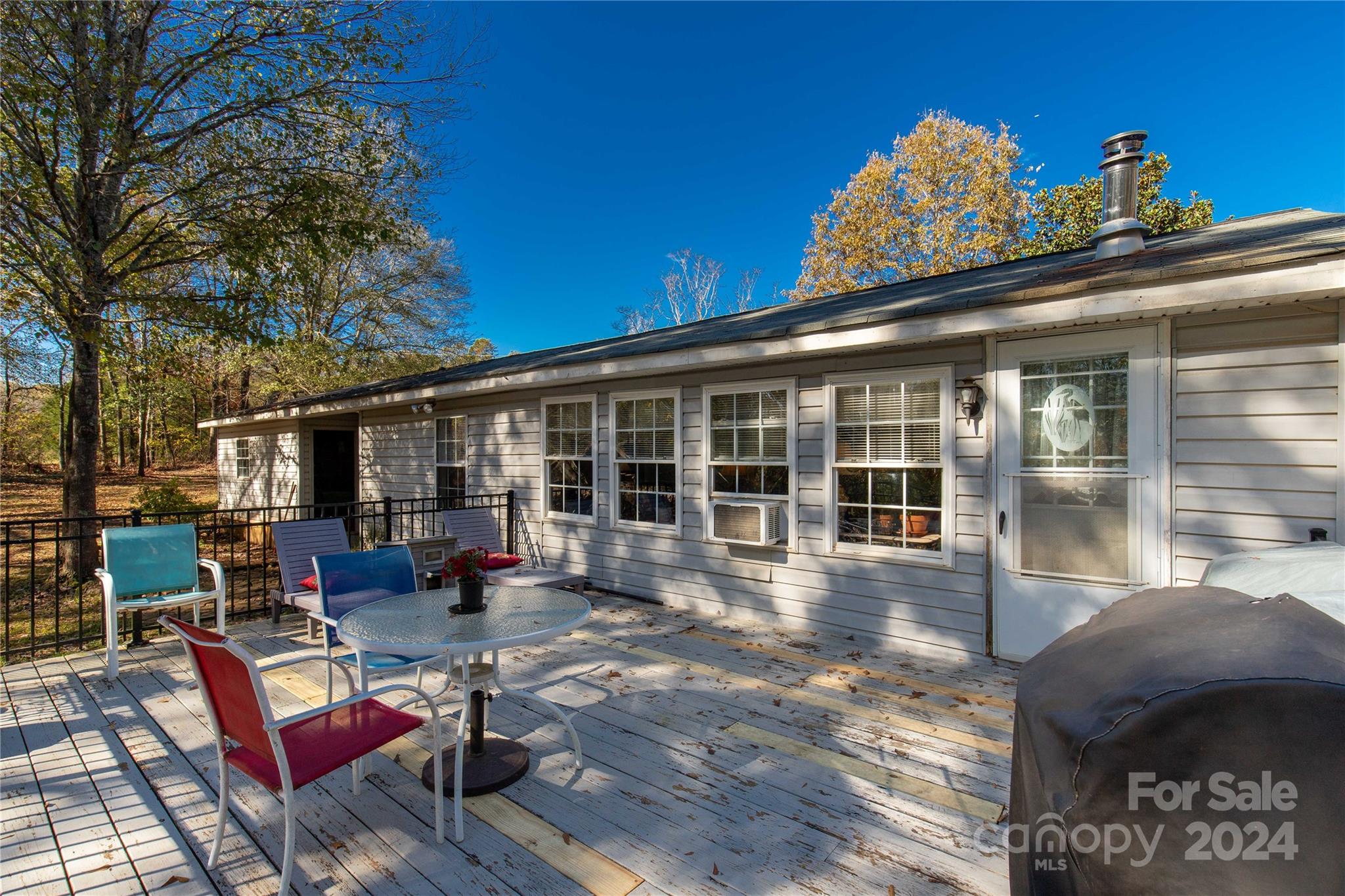 137 Twisted Oak Lane