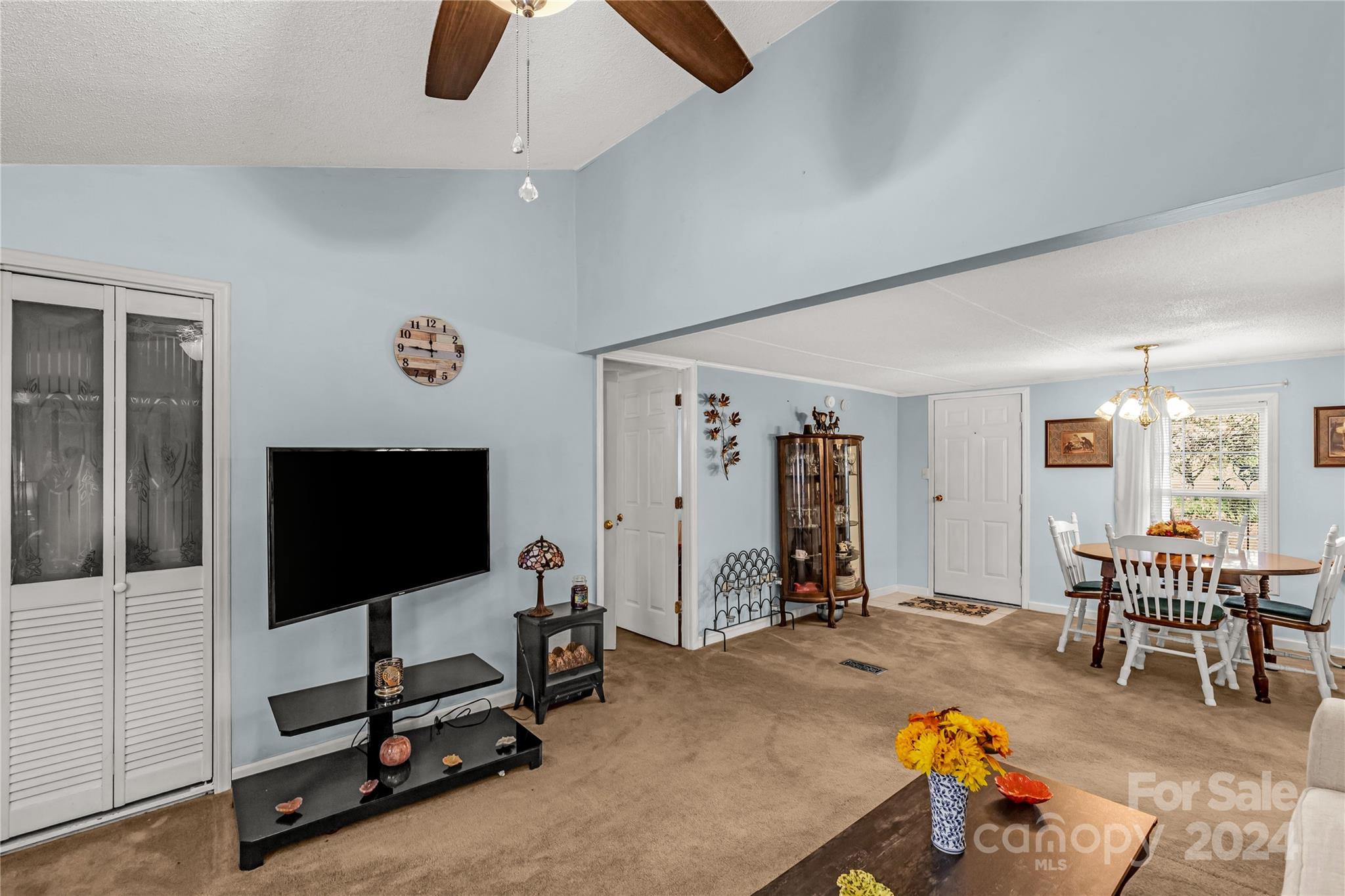 137 Twisted Oak Lane