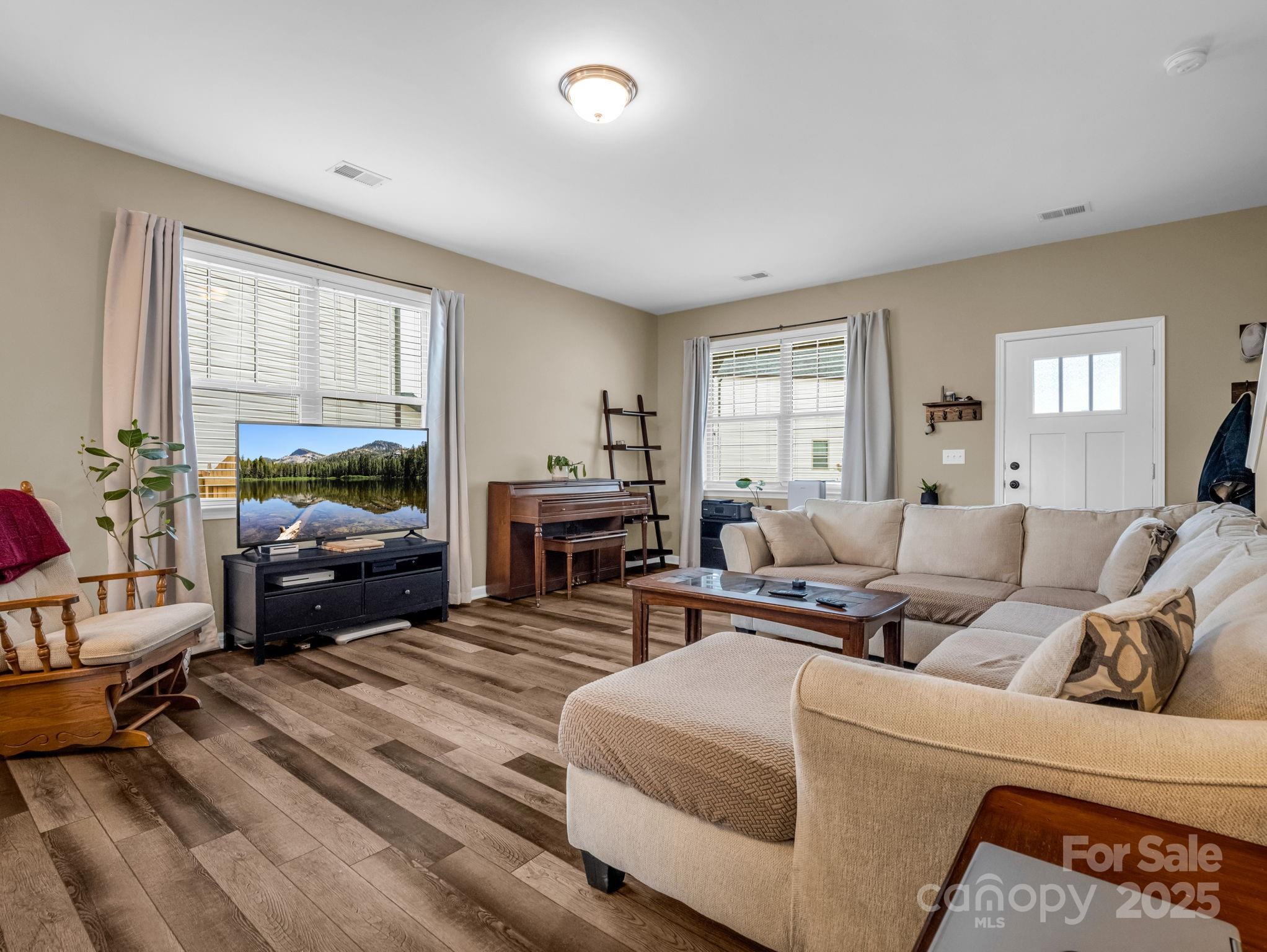 272 Cardwell Lane