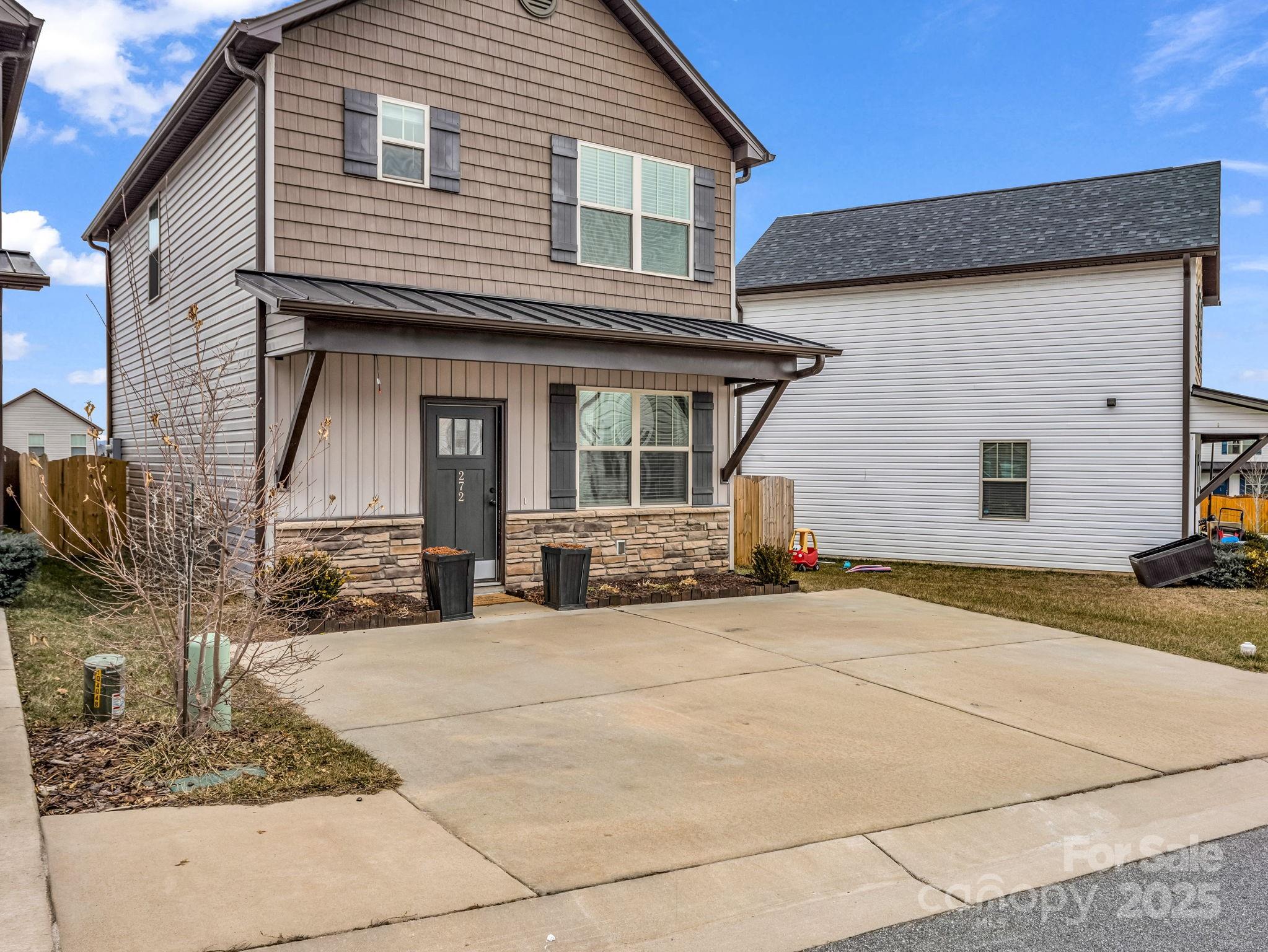272 Cardwell Lane