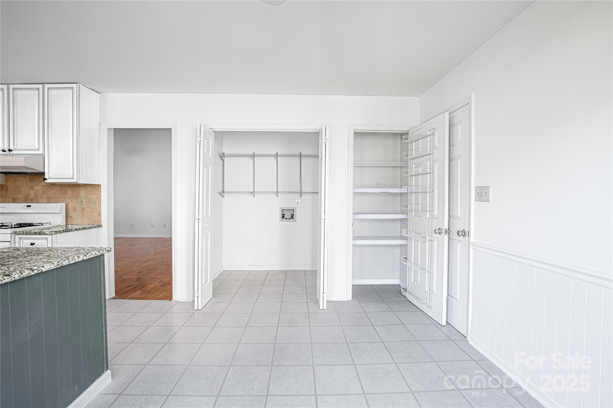 12012 Stainsby Lane