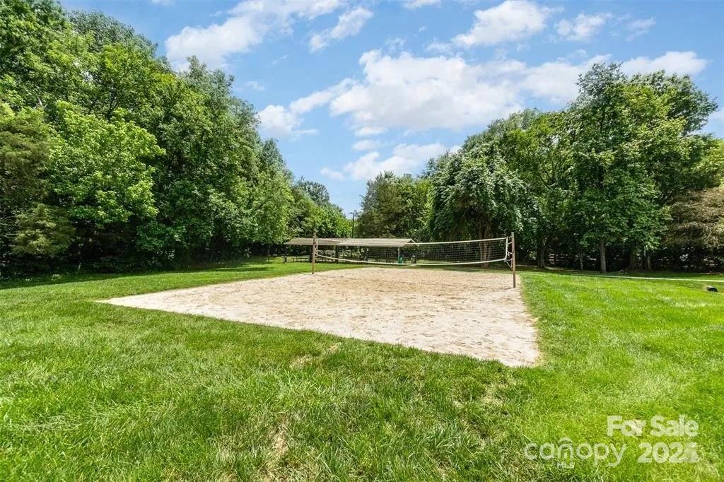 12012 Stainsby Lane