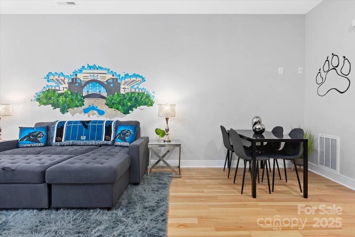 1113 Greenleaf Avenue Unit: B