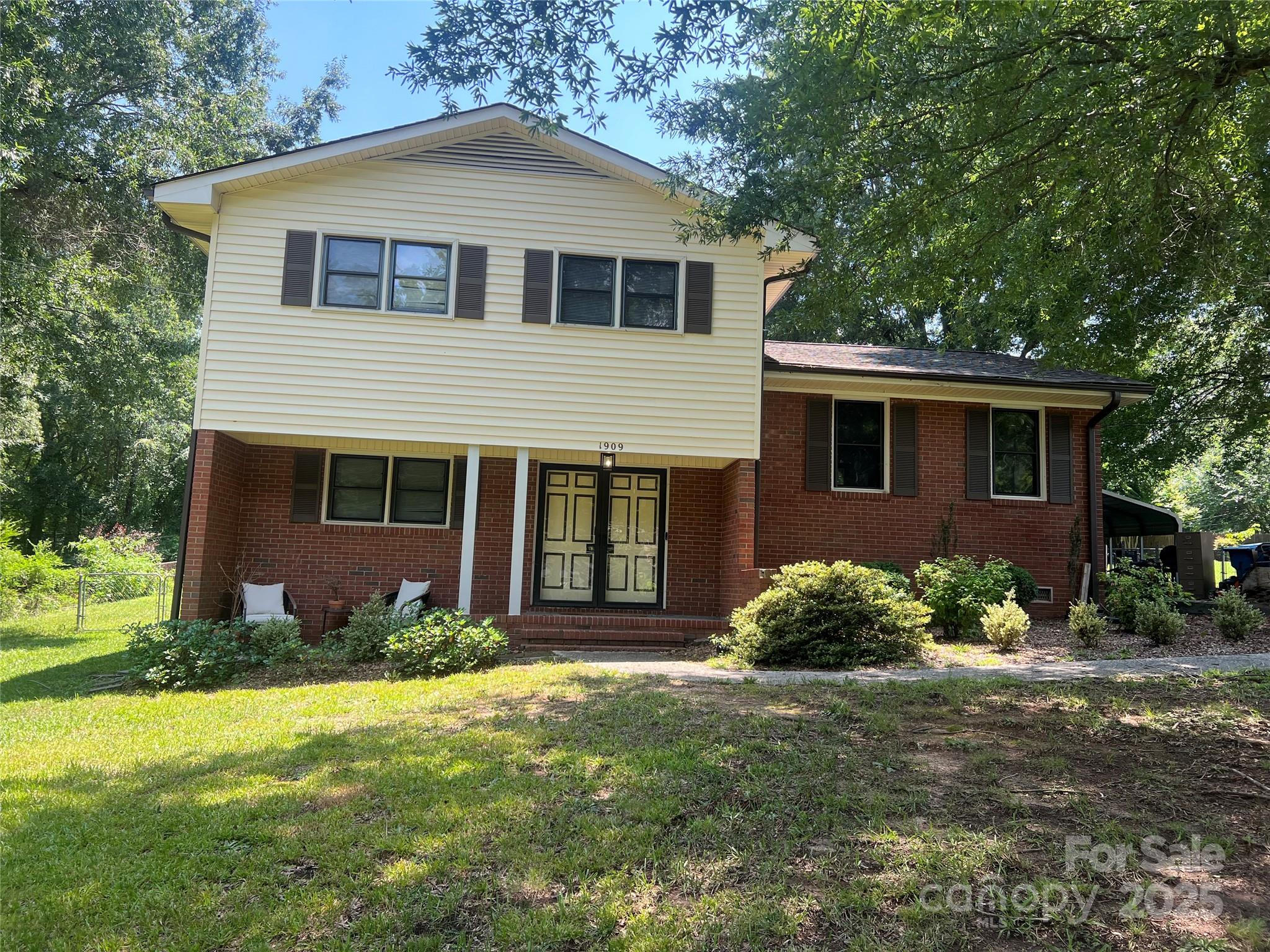 1909 Normandy Road