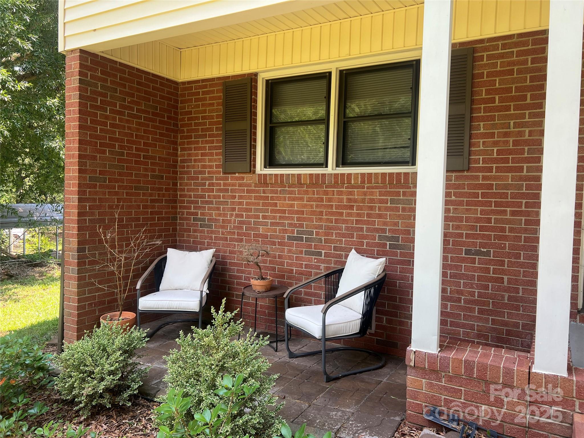 1909 Normandy Road