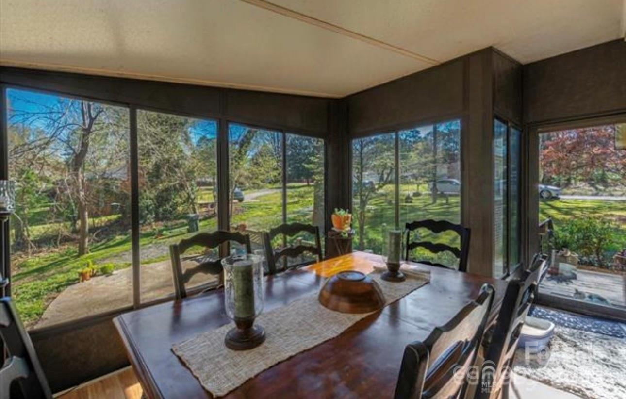 8 Northbrook Drive