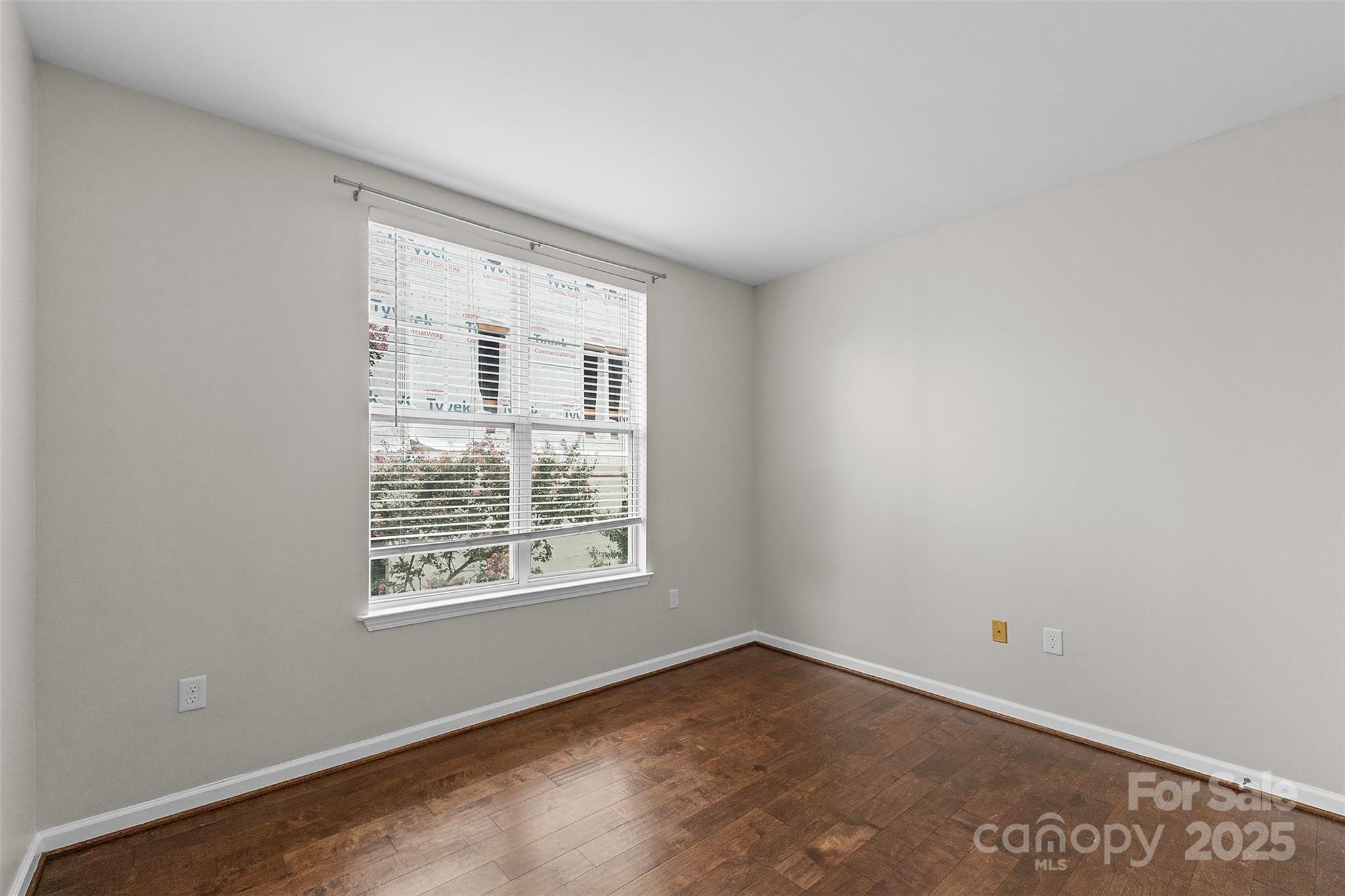405 W 7th Street Unit: 300