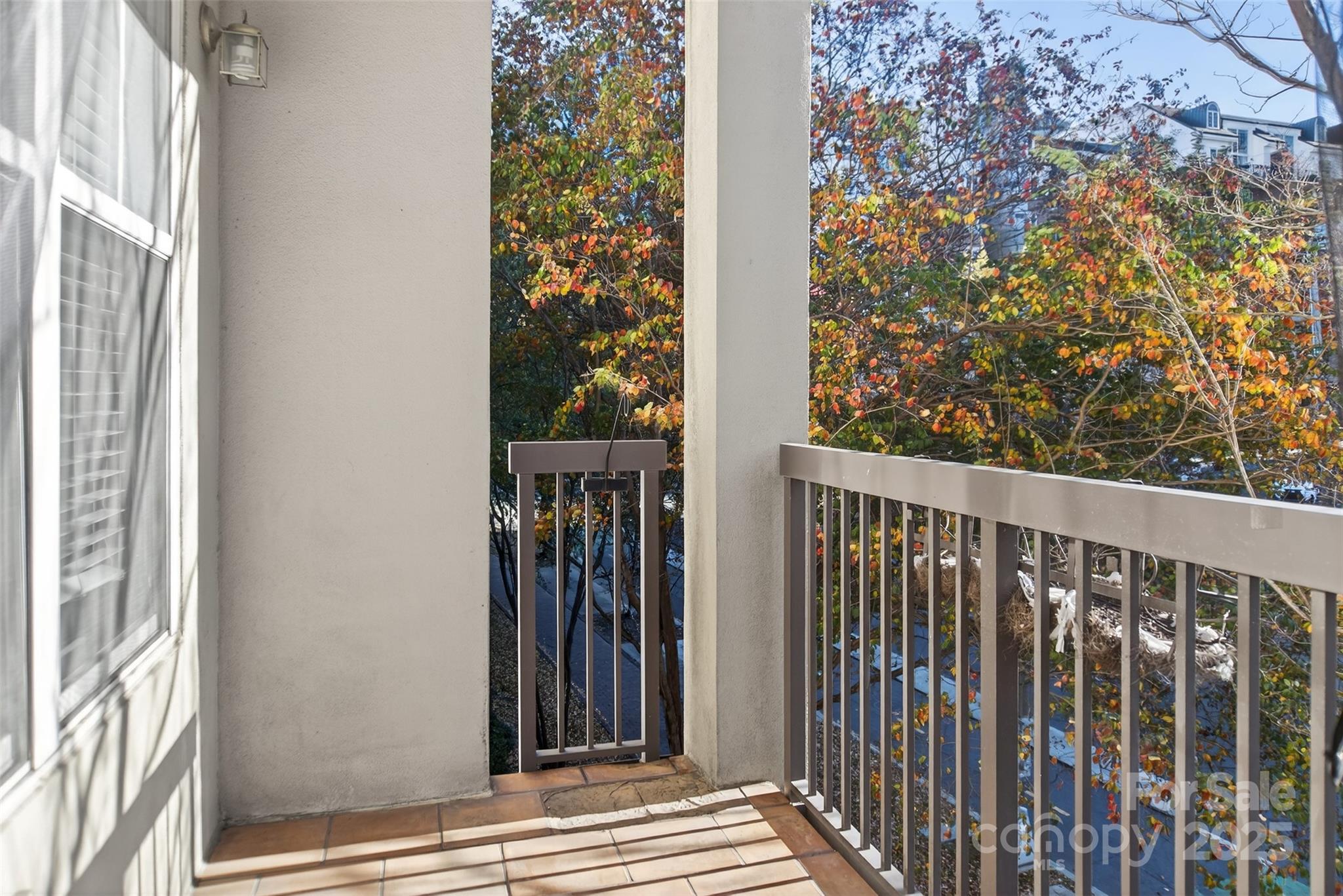 405 W 7th Street Unit: 300