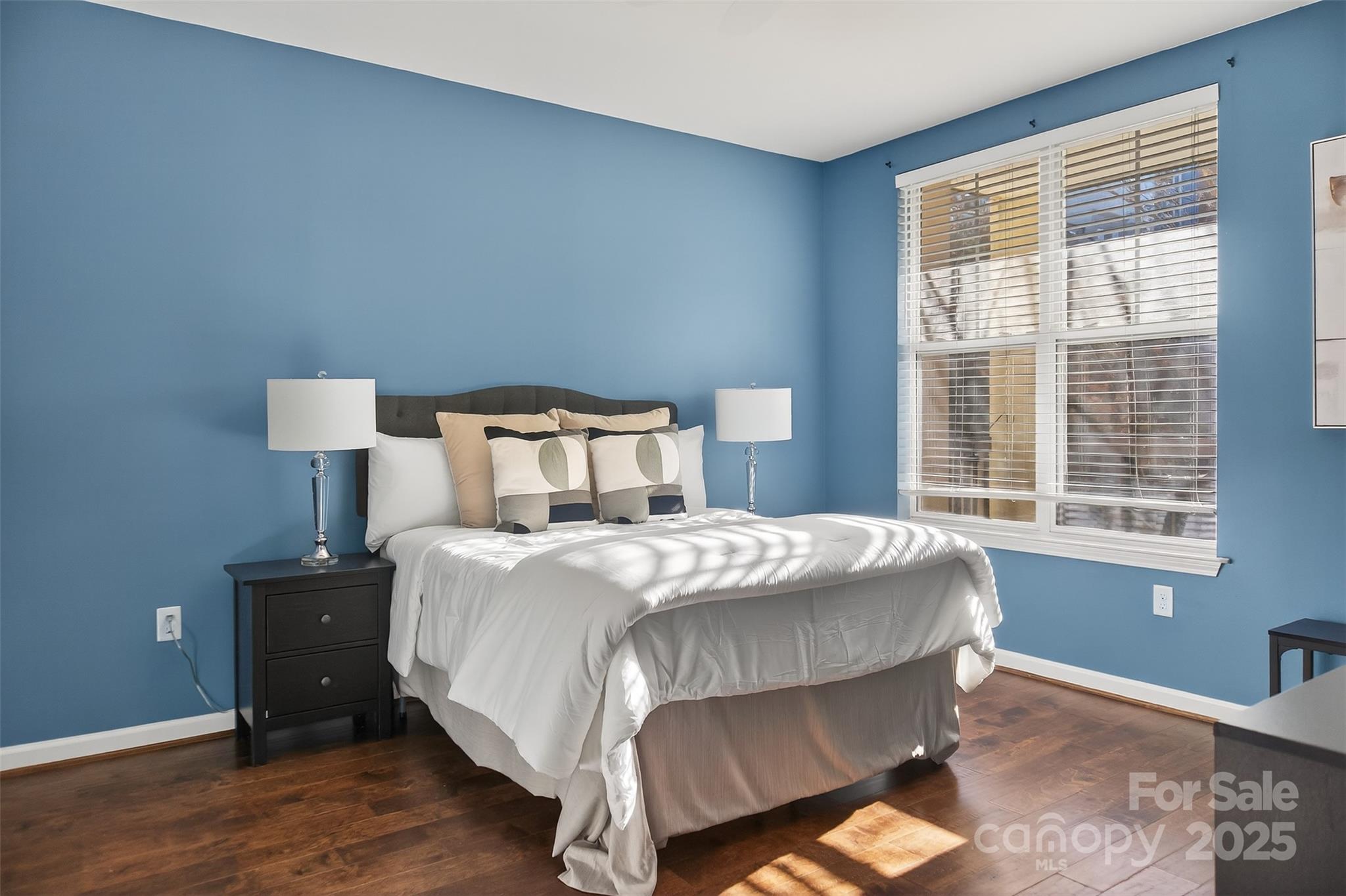 405 W 7th Street Unit: 300