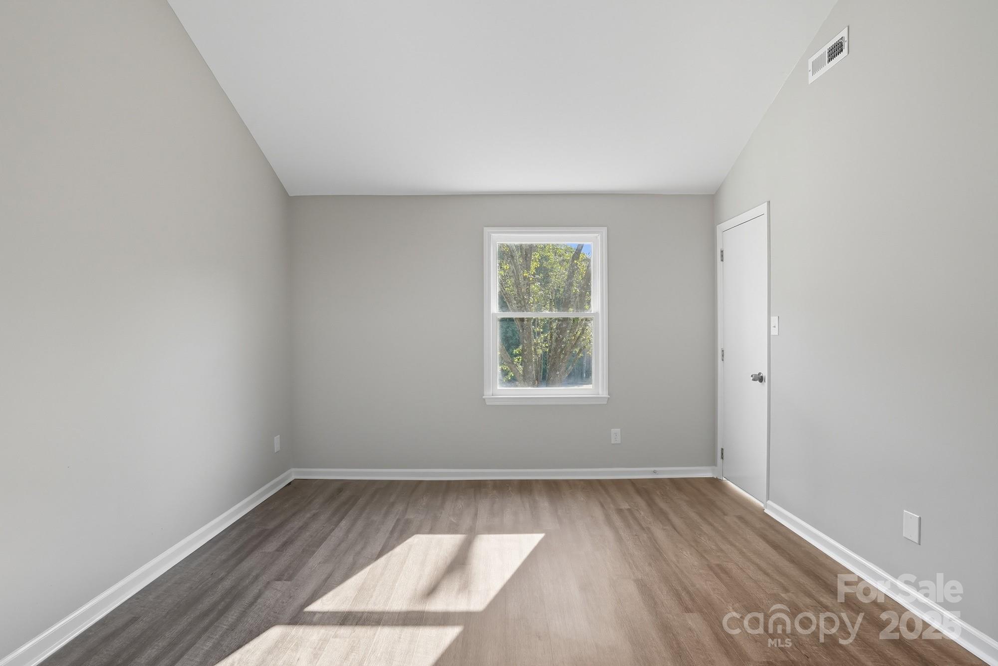 11006 Meadow Bank Lane