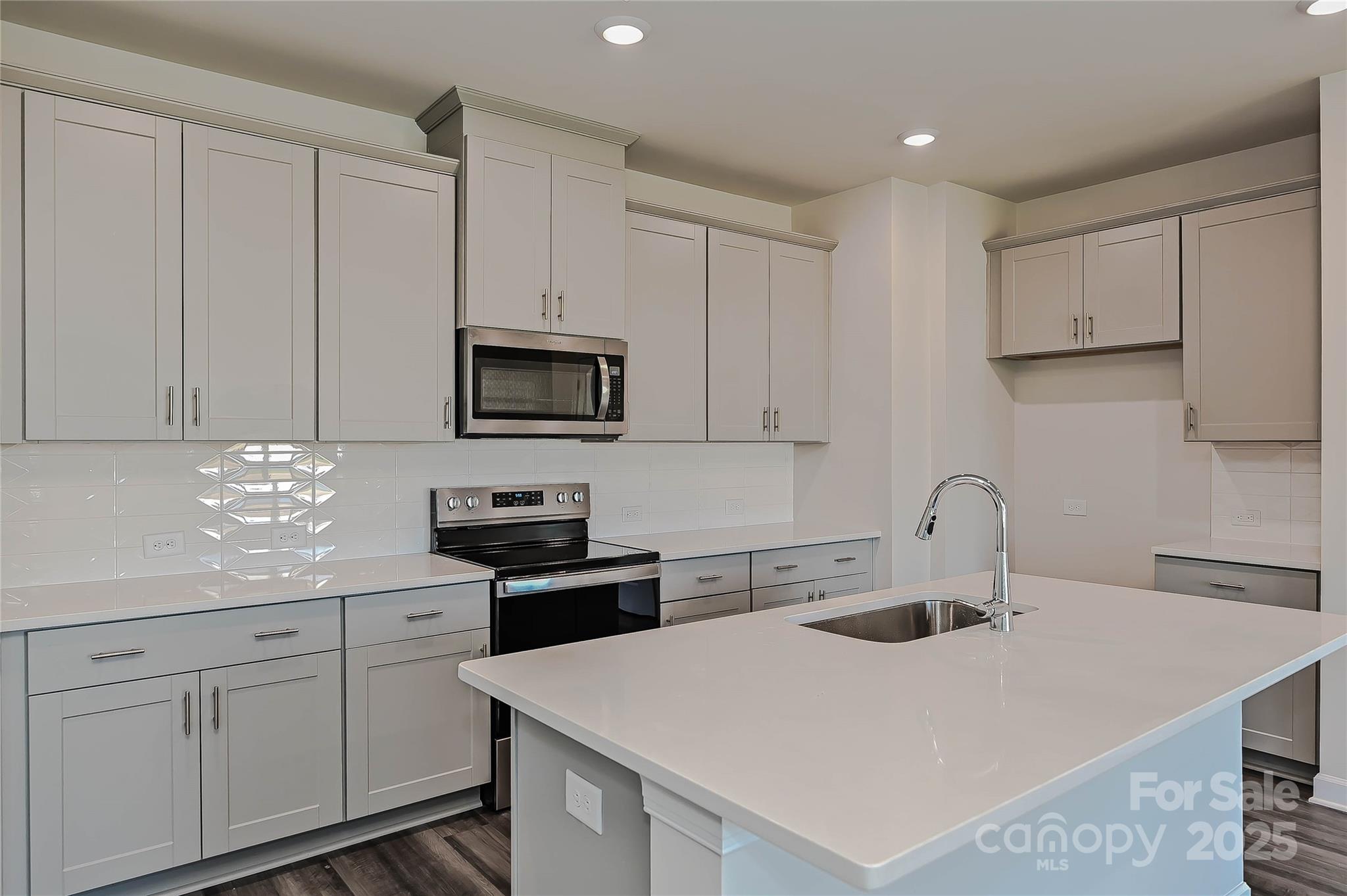 5031 Poplin Valley