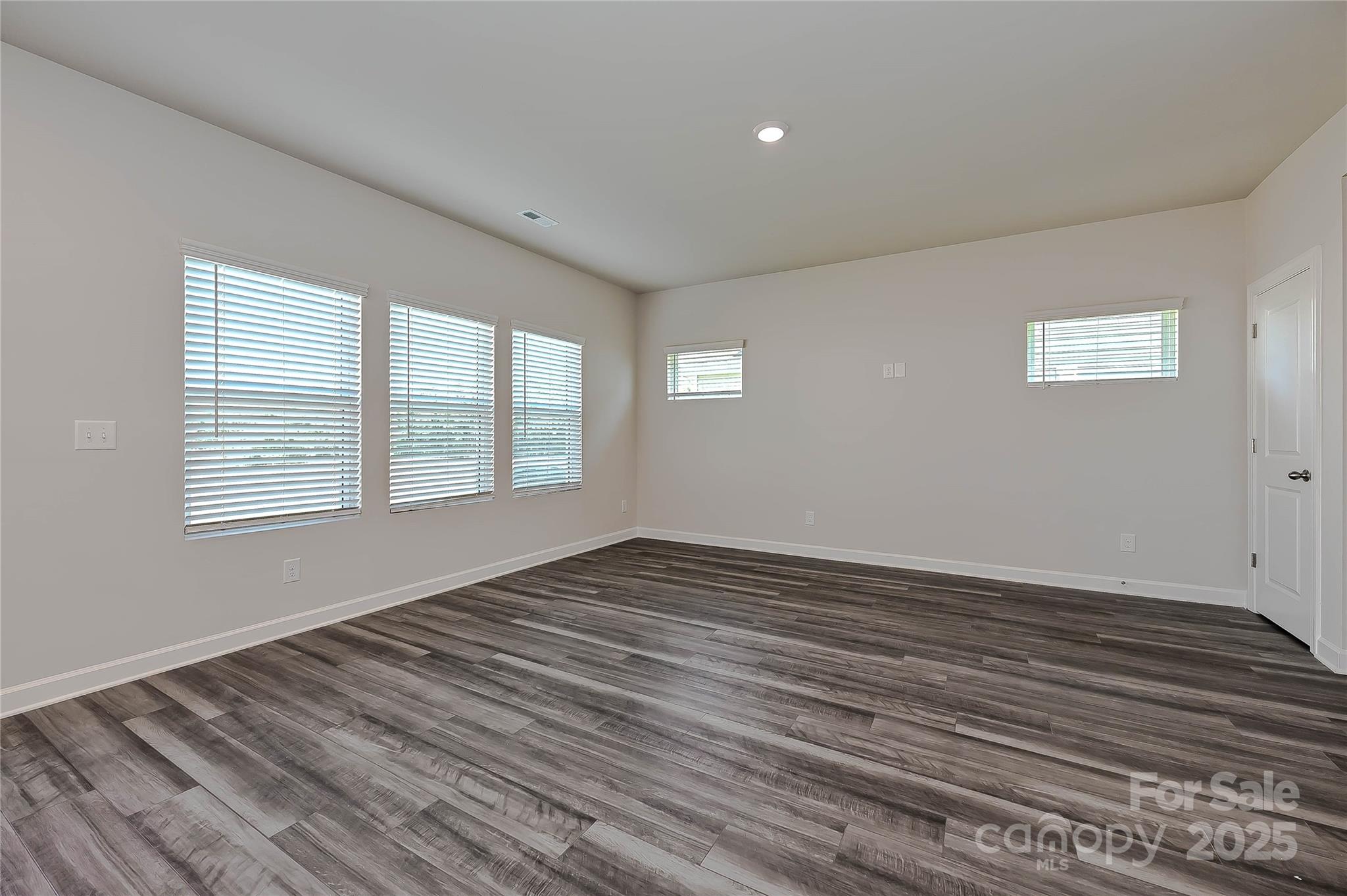 5031 Poplin Valley