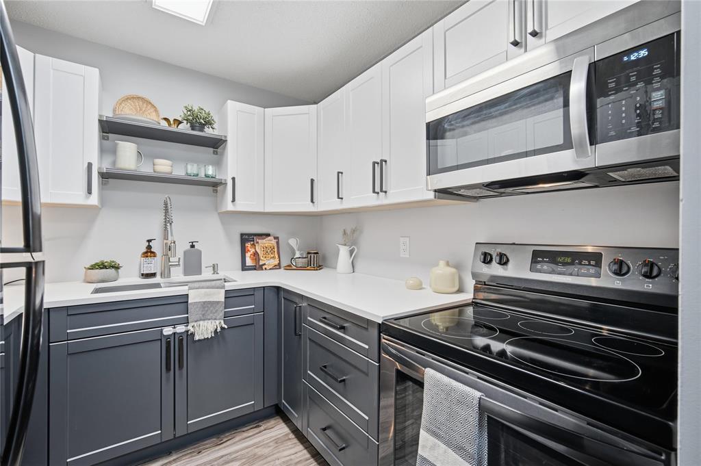 16 330 Carriage Road