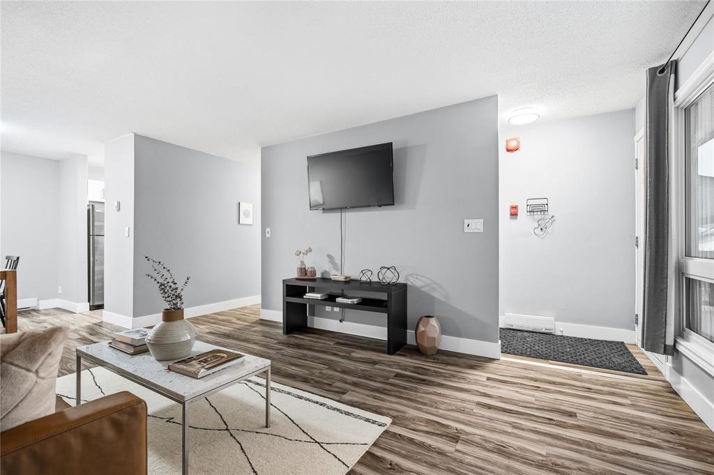 16 330 Carriage Road