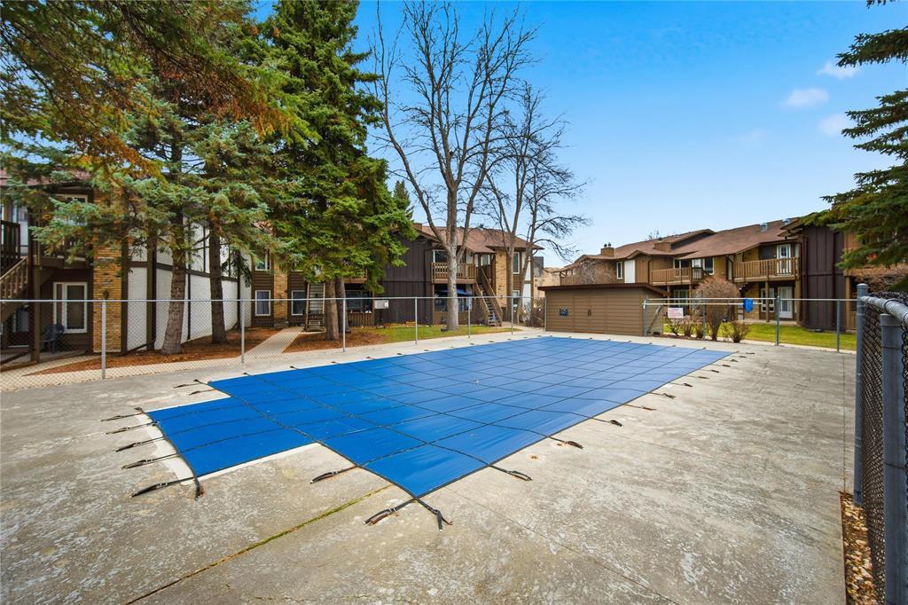 16 330 Carriage Road