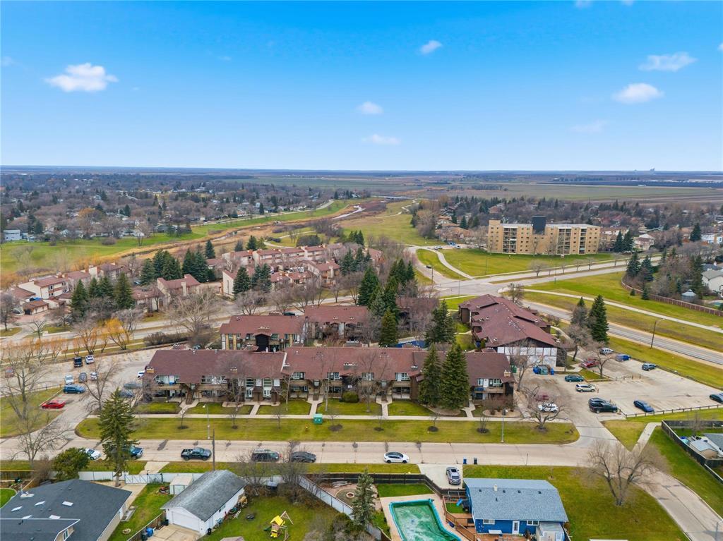 16 330 Carriage Road