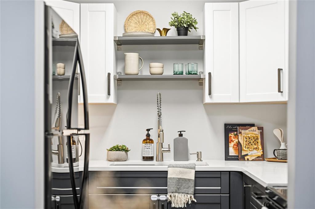 16 330 Carriage Road