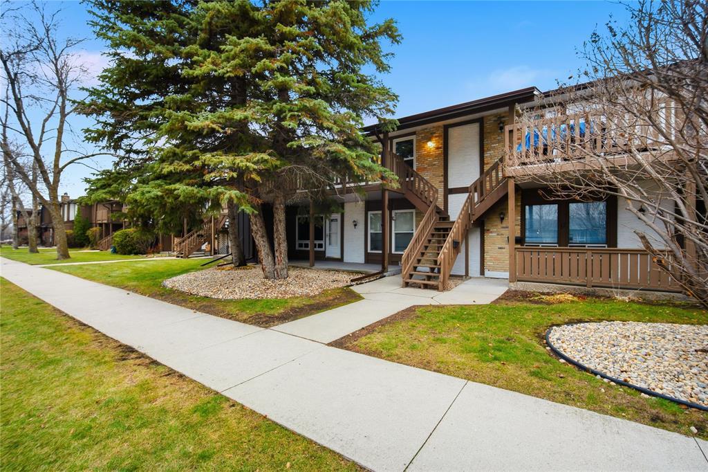 16 330 Carriage Road