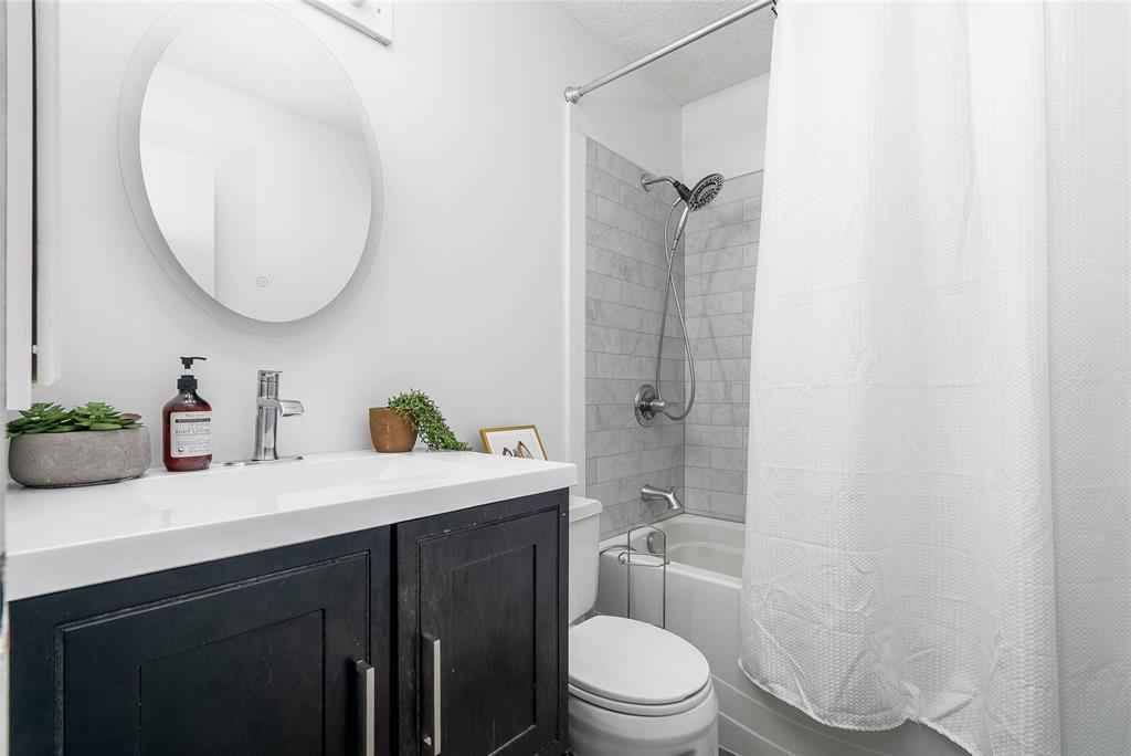 207 18 Consulate Road