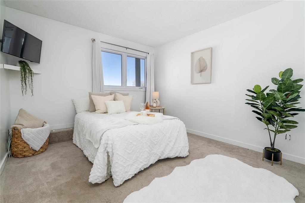 207 18 Consulate Road