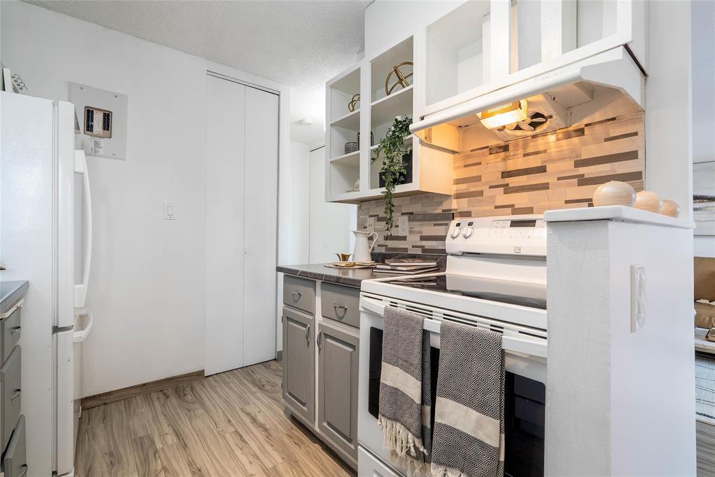 207 18 Consulate Road