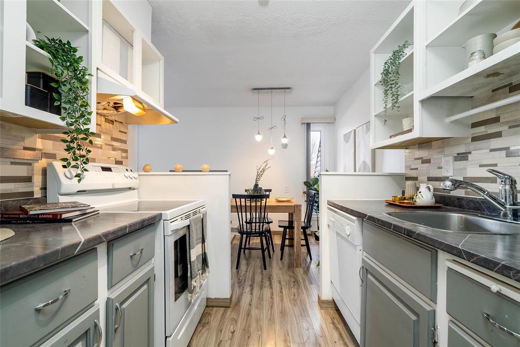 207 18 Consulate Road