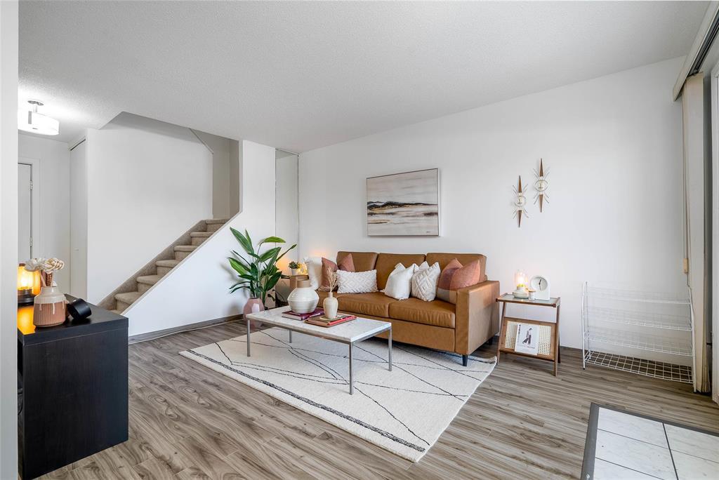 207 18 Consulate Road