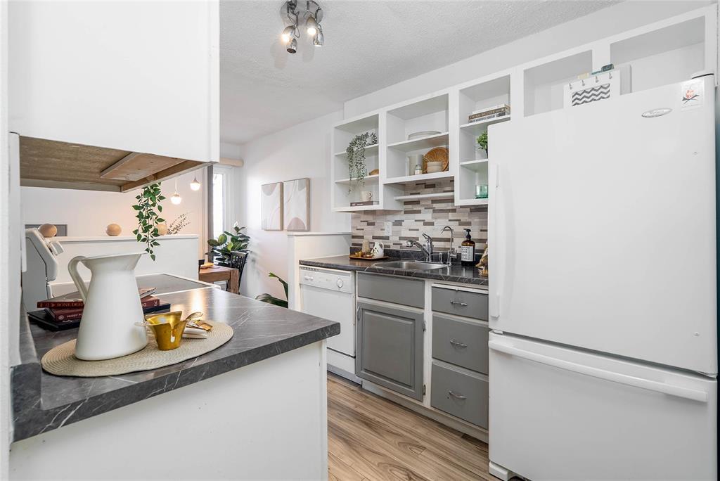 207 18 Consulate Road