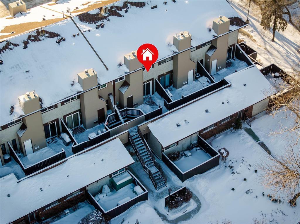 207 18 Consulate Road