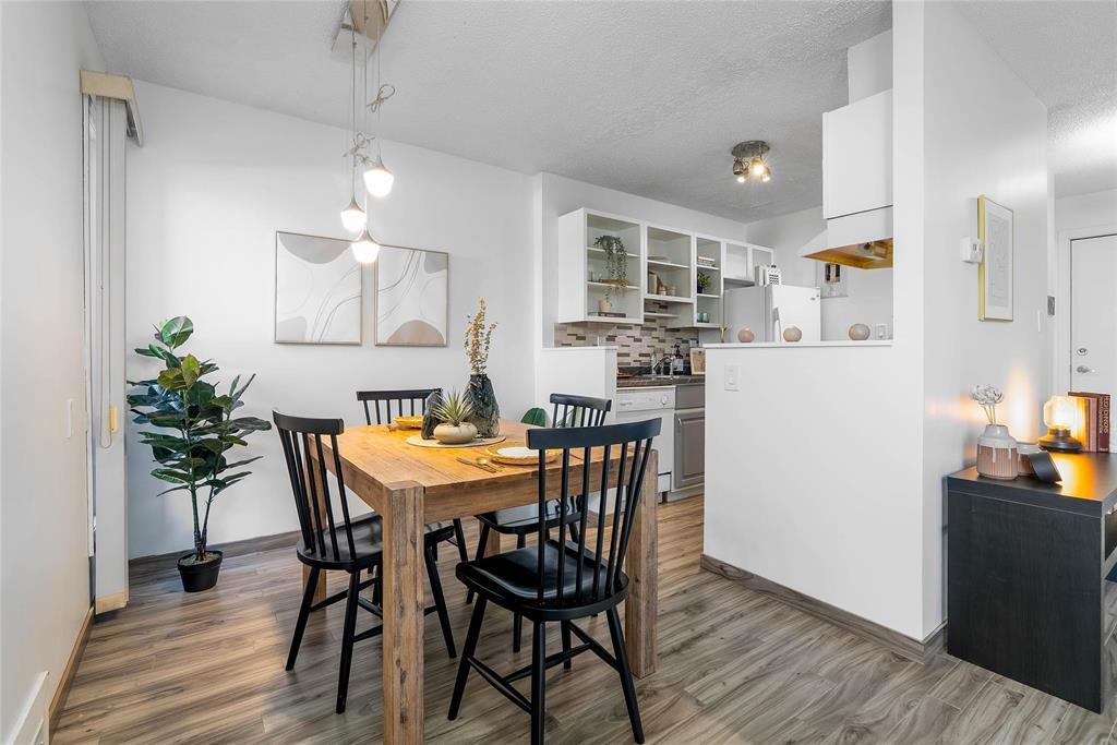 207 18 Consulate Road