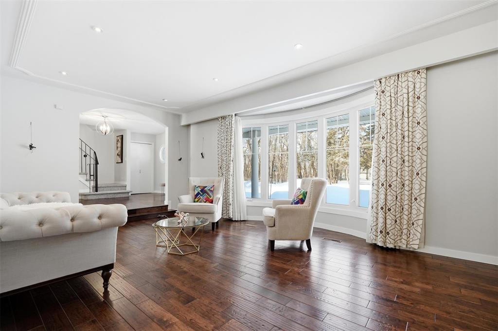 3501 Henderson Highway