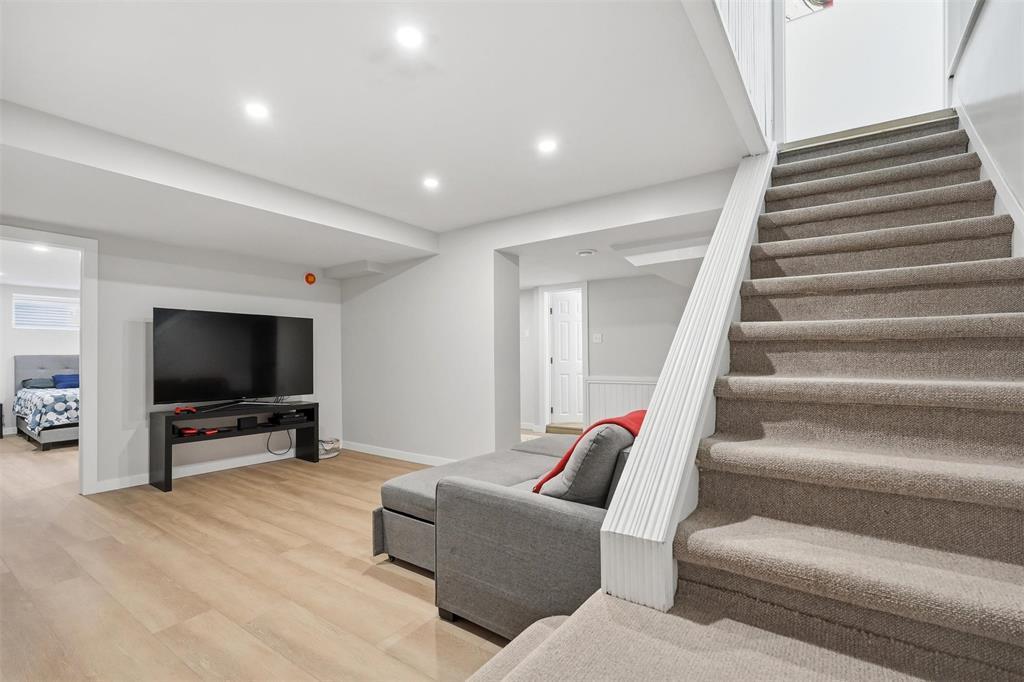 3501 Henderson Highway