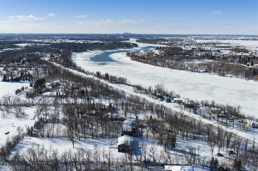 3501 Henderson Highway