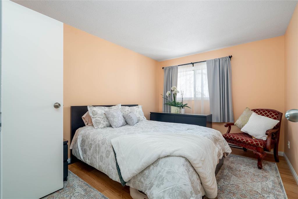 202 197 Watson Street