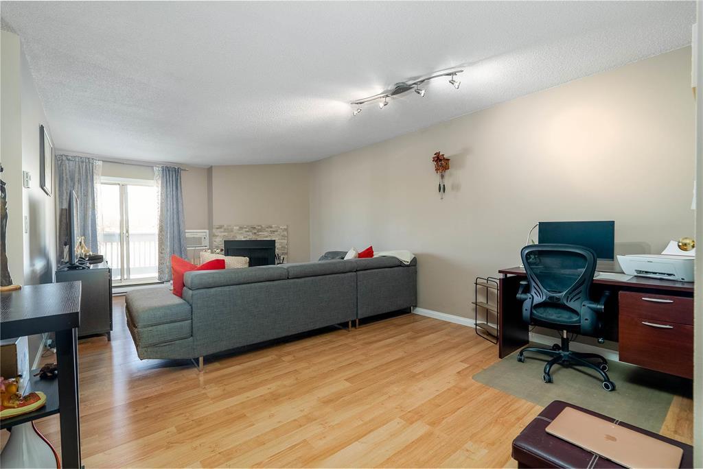 202 197 Watson Street