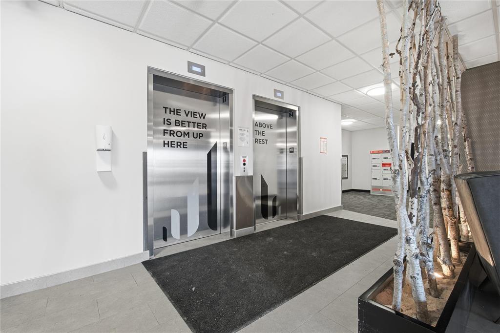 713 300 Centre Street