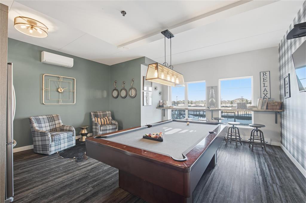 713 300 Centre Street